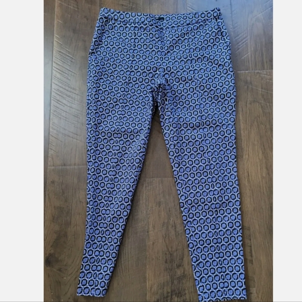 H&M Geometric pattern Capri pants